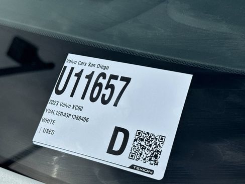 Certified 2023 Volvo XC60 B5 Ultimate AWD/4WD image 3