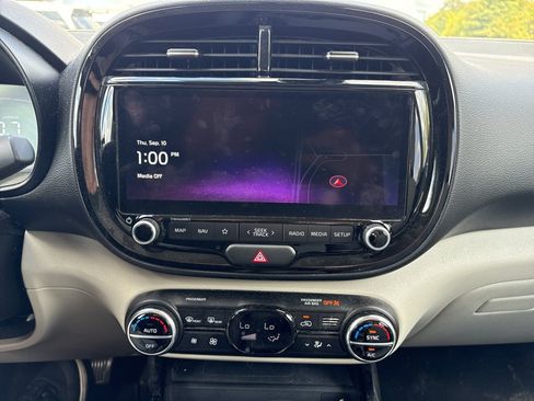 Used 2024 Kia Soul EX FWD image 27
