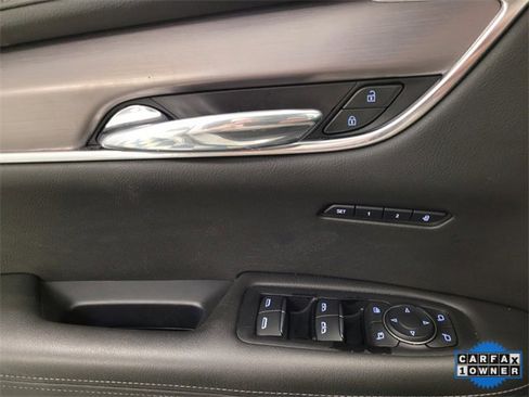 Used 2023 Cadillac XT6 Luxury image 30