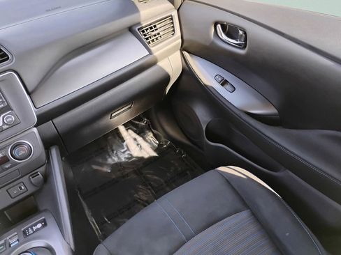 Used 2018 Nissan Leaf S w/ S Charge Package image 16