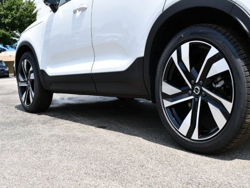 New 2025 Volvo XC40 B5 Plus w/ Protection Package Premier image 9