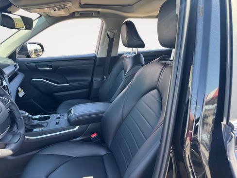 New 2026 Toyota Highlander XLE AWD/4WD image 9