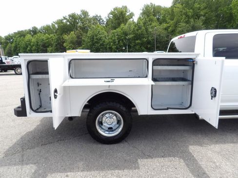 Used 2024 RAM 3500 Tradesman w/ Chrome Appearance Group AWD/4WD image 56
