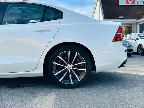 Used 2021 Volvo S60 T6 Momentum image 37