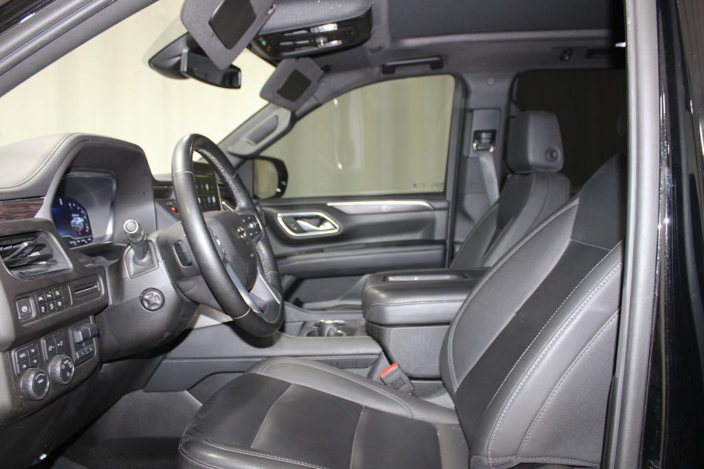 Used 2024 Chevrolet Tahoe Z71 w/ Luxury Package AWD/4WD image 14
