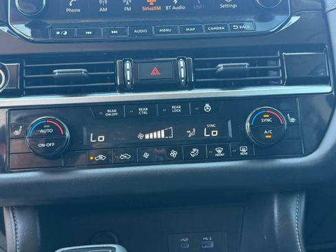 Used 2022 Nissan Pathfinder SL FWD image 20