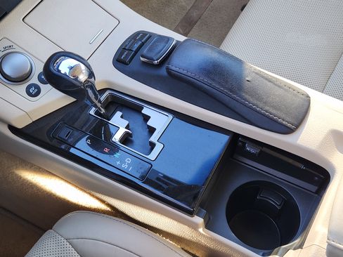 Used 2015 Lexus ES 300h image 23