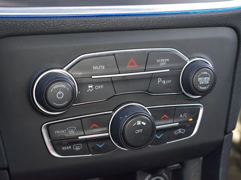 Used 2021 Dodge Charger SXT w/ Leather Interior Group RWD image 12