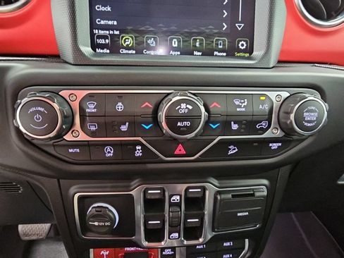 Used 2021 Jeep Wrangler Unlimited Rubicon AWD/4WD image 21
