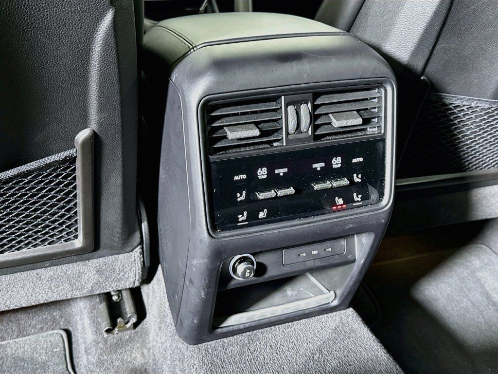 Certified 2025 Porsche Cayenne GTS AWD/4WD image 20