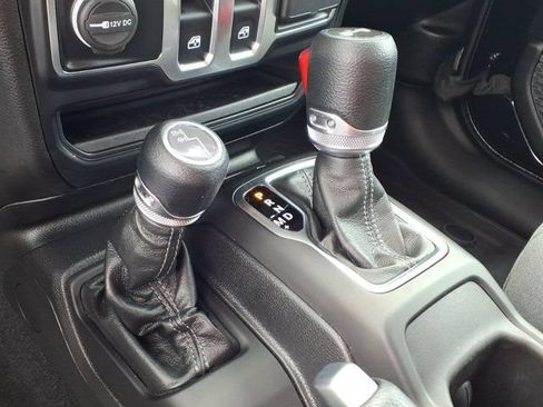 Used 2024 Jeep Wrangler Sport AWD/4WD image 15