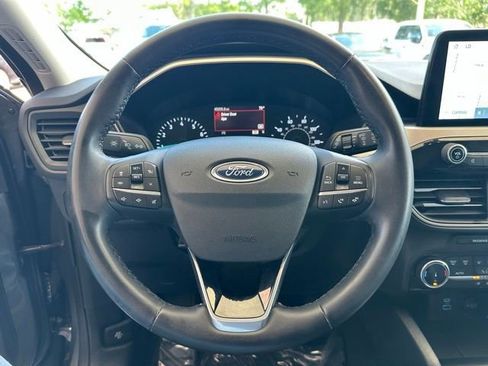 Used 2022 Ford Escape SE w/ SE Sport Appearance Package FWD image 18
