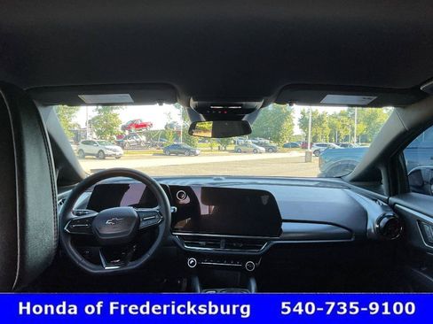 Used 2024 Chevrolet Equinox EV RS FWD image 44