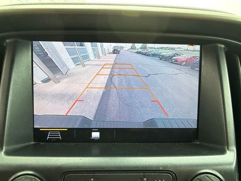 Used 2021 Chevrolet Colorado Z71 AWD/4WD image 18