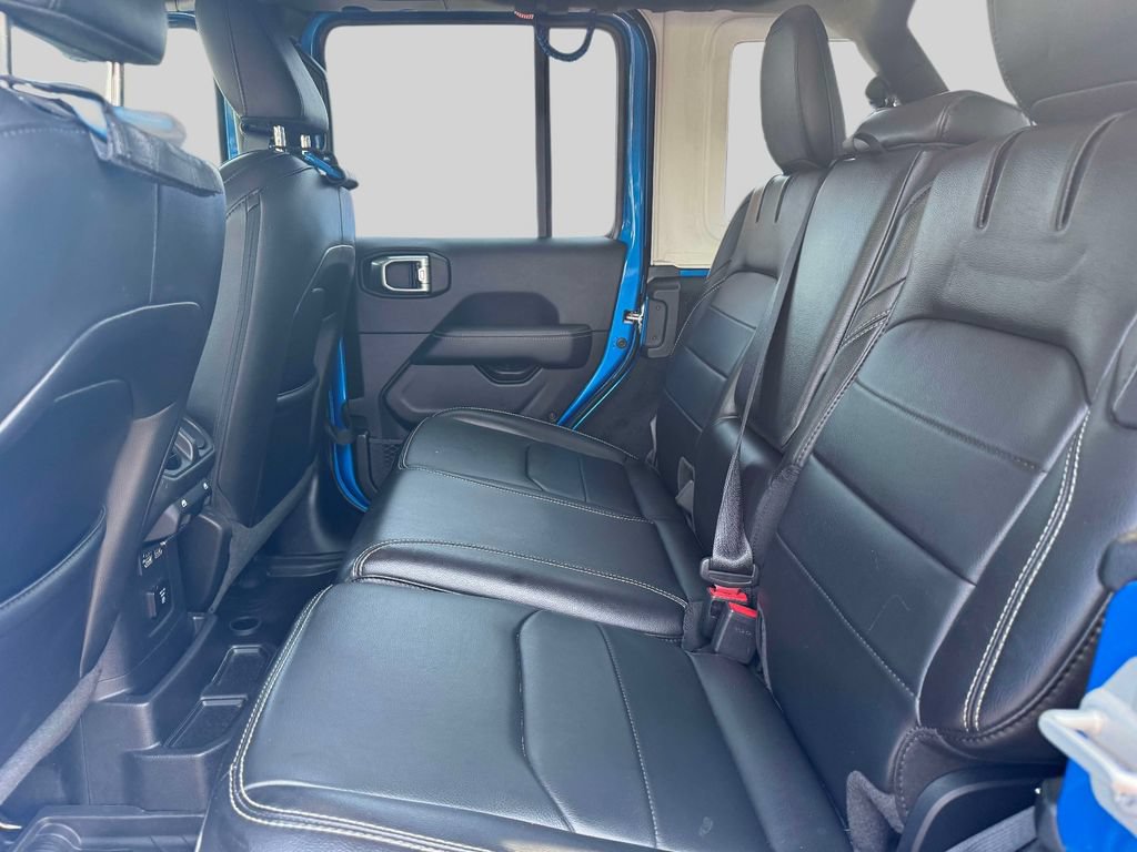 Used 2023 Jeep Wrangler Unlimited Sahara w/ Cold Weather Group AWD/4WD image 11