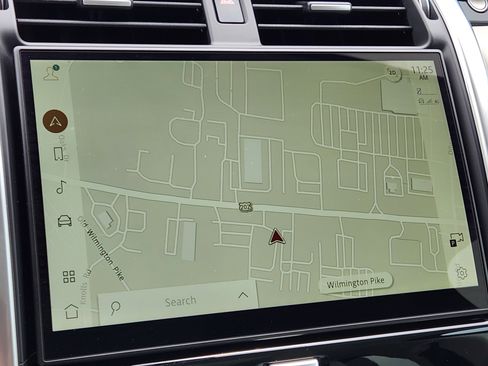 Certified 2024 Land Rover Discovery S image 22