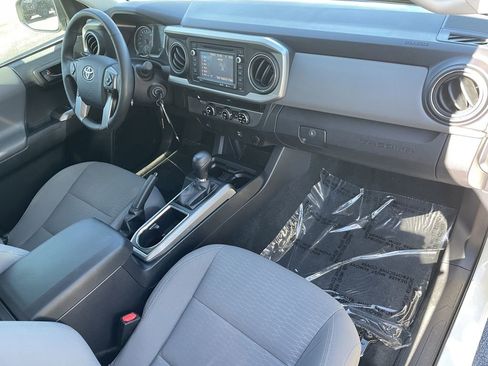 Used 2017 Toyota Tacoma SR5 image 18