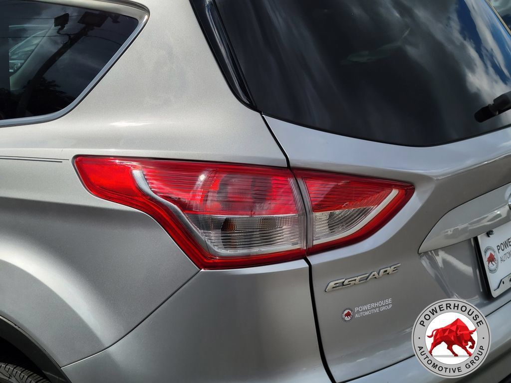 Used 2016 Ford Escape SE FWD image 13