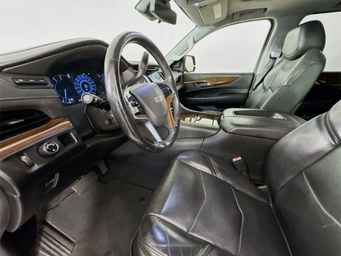 Used 2020 Cadillac Escalade ESV Premium Luxury RWD image 2