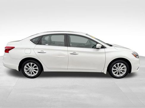 Used 2018 Nissan Sentra SV image 9