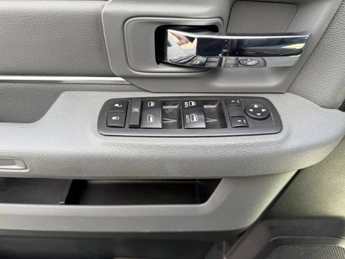 Used 2017 RAM 1500 Classic SLT AWD/4WD image 18