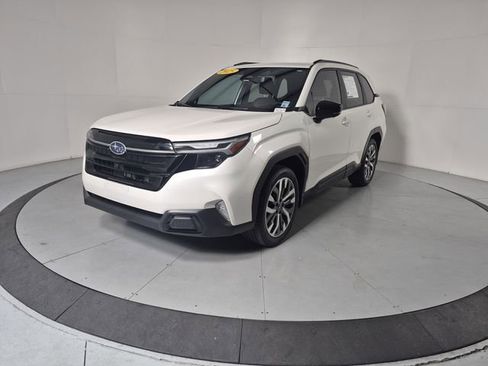 Used 2025 Subaru Forester Touring w/ Popular Package - Touring image 1