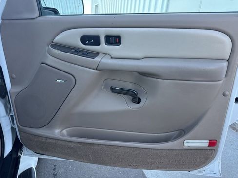 Used 2004 GMC Yukon XL Denali image 30