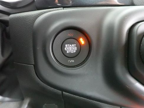Used 2022 Jeep Gladiator Sport AWD/4WD image 21