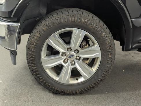 Used 2017 Ford F150 Platinum w/ Equipment Group 701A Luxury AWD/4WD image 11