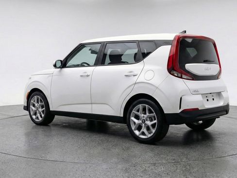 Used 2025 Kia Soul LX w/ LX Technology Package FWD image 6