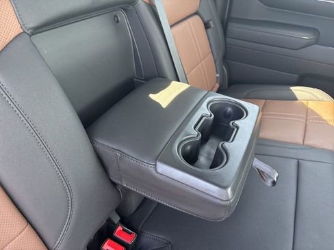 Used 2024 Chevrolet Silverado 1500 High Country w/ Technology Package AWD/4WD image 26
