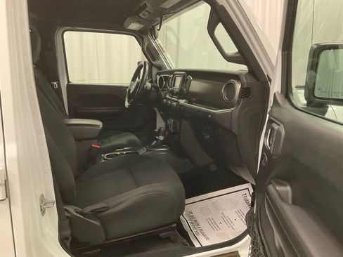 Used 2018 Jeep Wrangler Unlimited Sport S image 24