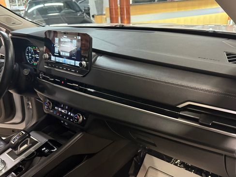 Used 2024 Mitsubishi Outlander SEL image 19