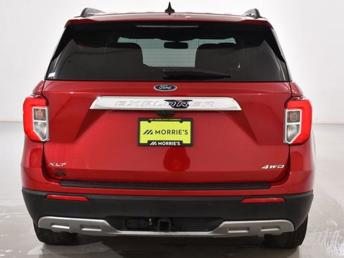 Used 2022 Ford Explorer XLT w/ Equipment Group 202A AWD/4WD image 13