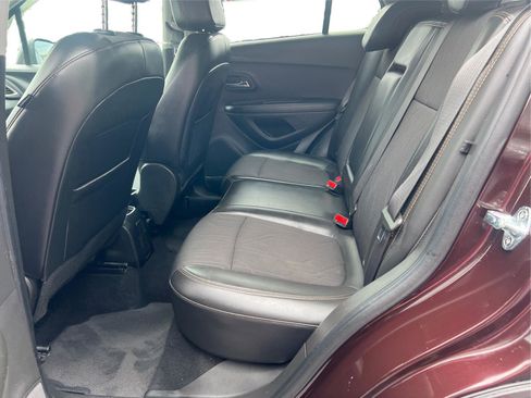 Used 2021 Chevrolet Trax LT image 11