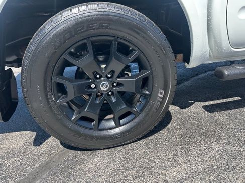 Used 2020 Nissan Frontier SV w/ Midnight Edition Floor Mats AWD/4WD image 22