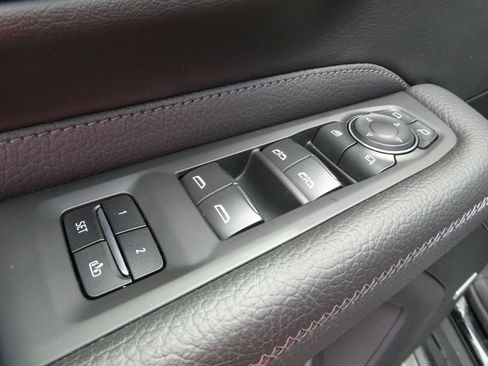 Certified 2021 GMC Yukon Denali w/ Denali Premium Package image 28