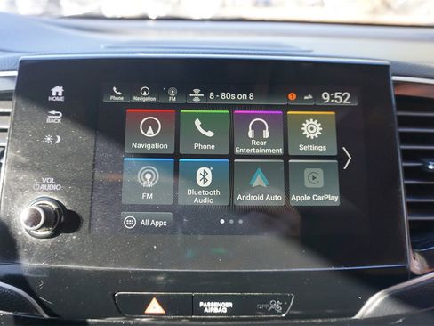 Used 2020 Honda Pilot Touring image 10