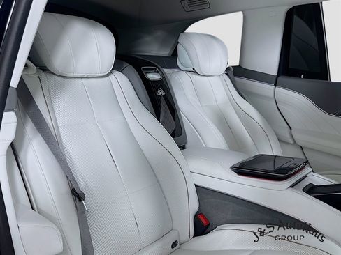 Used 2023 Mercedes-Benz Maybach GLS 600 4MATIC image 42