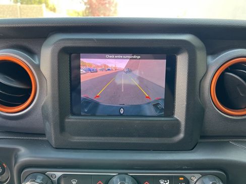 Certified 2021 Jeep Gladiator Mojave AWD/4WD image 16