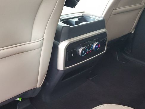Used 2023 Ford Expedition Limited RWD image 15