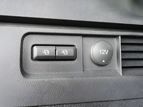 Used 2023 Lincoln Nautilus Reserve AWD/4WD image 12