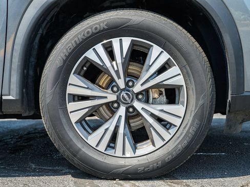 Used 2022 Nissan Rogue SV AWD/4WD image 15