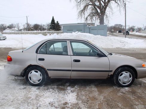 Used 2001 Chevrolet Prizm w/ Preferred Equipment Group 3 image 3