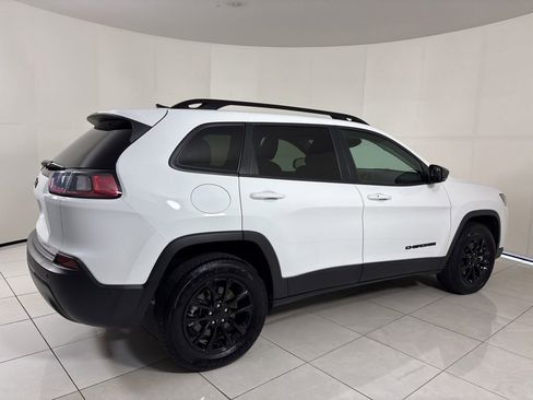 Used 2023 Jeep Cherokee Altitude Lux image 5