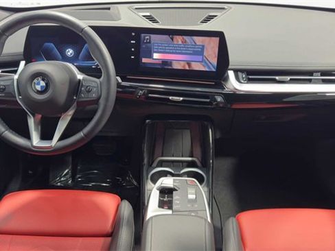 Used 2025 BMW X1 xDrive28i image 18