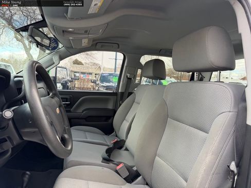 Used 2018 Chevrolet Silverado 1500 Custom w/ Custom Value Package image 14