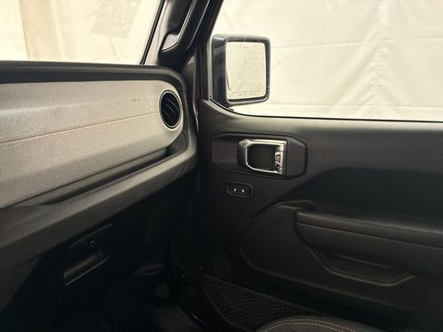 Used 2025 Jeep Wrangler Unlimited Sport AWD/4WD image 30