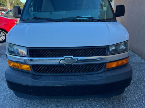 Used 2019 Chevrolet Express 2500 w/ Driver Convenience Package image 3