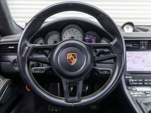 Used 2018 Porsche 911 GT3 RWD image 2